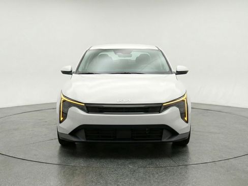 Used 2025 Kia K4 FWD image 2