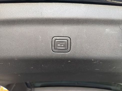 Used 2023 Chevrolet Suburban Premier AWD/4WD image 48