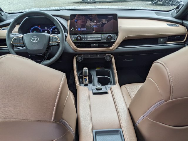 Used 2026 Toyota Grand Highlander AWD Hybrid image 16