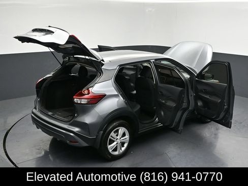 Used 2024 Nissan Kicks S FWD image 32
