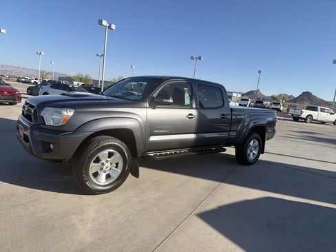 Used 2014 Toyota Tacoma PreRunner w/ TRD Sport Package RWD image 8