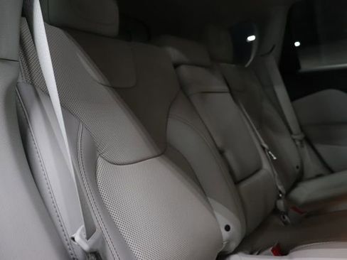 Used 2019 Jeep Cherokee Limited FWD image 24
