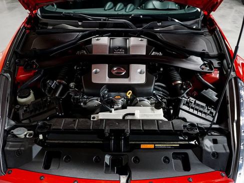 Used 2010 Nissan 370Z Touring image 15