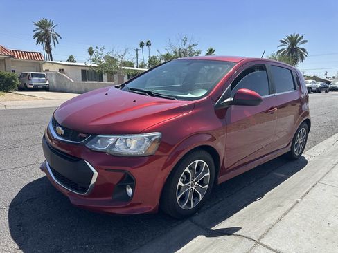 Used 2017 Chevrolet Sonic LT image 5
