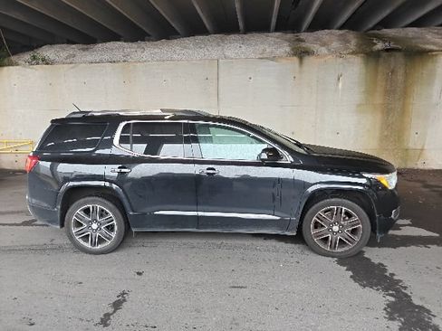 Used 2017 GMC Acadia Denali w/ Technology Package AWD/4WD image 2