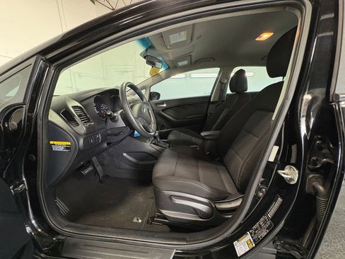 Used 2017 Kia Forte LX FWD image 12