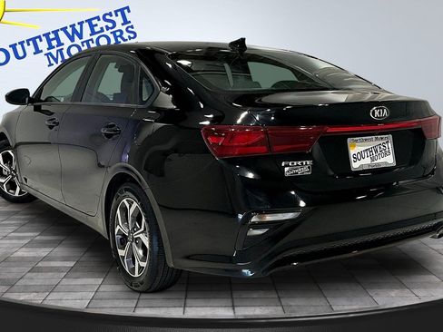 Used 2021 Kia Forte LXS FWD image 5