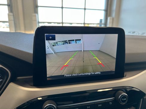 Used 2021 Ford Escape SE w/ SE Sport Appearance Package image 22