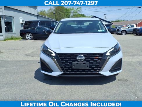 Used 2024 Nissan Altima 2.5 SR FWD image 2