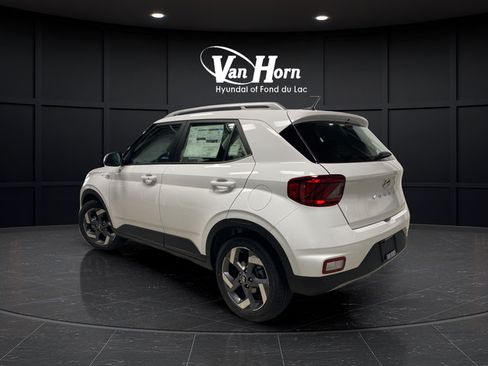 New 2026 Hyundai Venue SEL FWD image 5