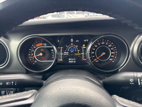 Used 2022 Jeep Wrangler Unlimited Sport image 18