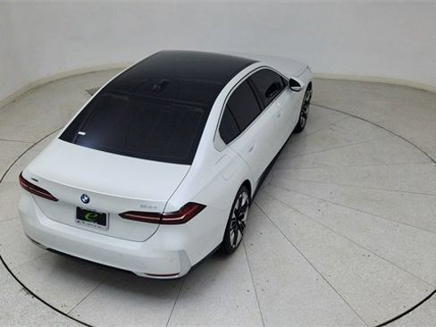 Used 2025 BMW 540i xDrive image 85