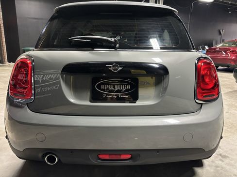 Used 2019 MINI Cooper 2-Door Hardtop w/ Storage Package image 10