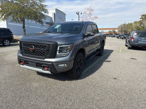 Used 2021 Nissan Titan PRO-4X w/ Pro-4x Convenience Package image 3