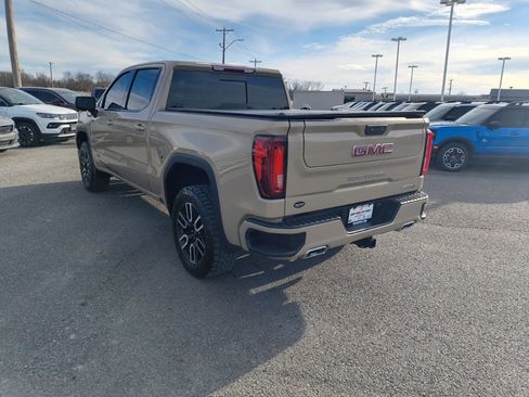Used 2022 GMC Sierra 1500 AT4 w/ AT4 Preferred Package image 3