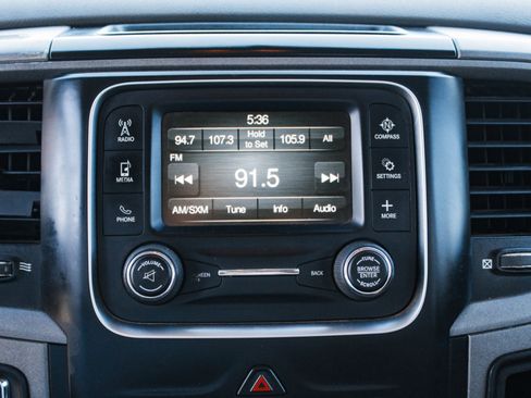 Used 2018 RAM 1500 Express AWD/4WD image 19