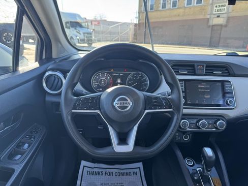 Used 2021 Nissan Versa SV image 14