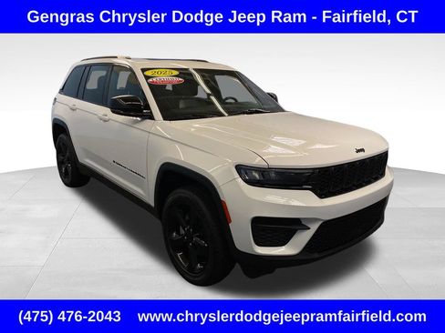 Certified 2025 Jeep Grand Cherokee Altitude AWD/4WD image 1
