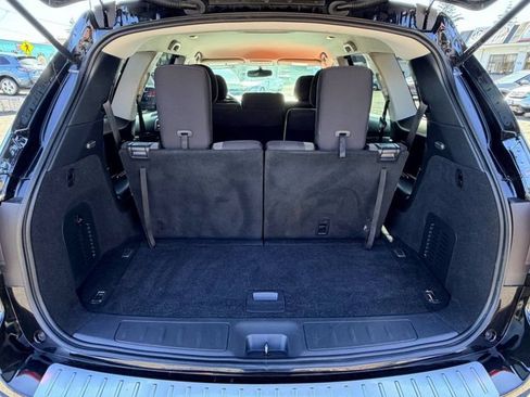 Used 2020 Nissan Pathfinder SV FWD image 15