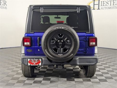 Used 2018 Jeep Wrangler Unlimited Sport image 6