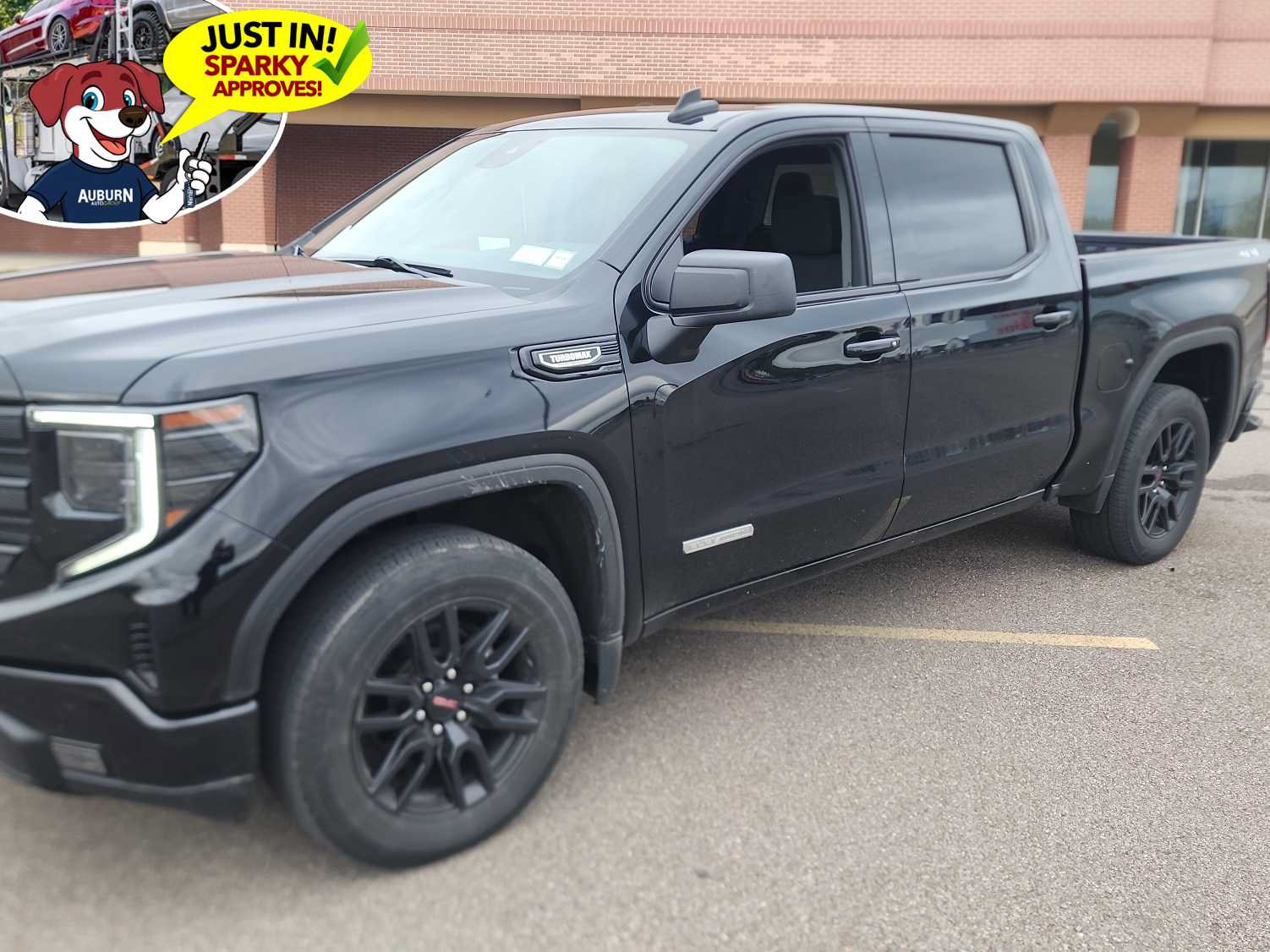 Used 2024 GMC Sierra 1500 Elevation AWD/4WD image 2