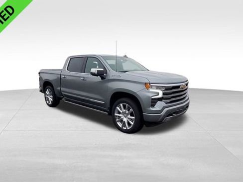Certified 2025 Chevrolet Silverado 1500 High Country w/ High Country Premium Package AWD/4WD image 3