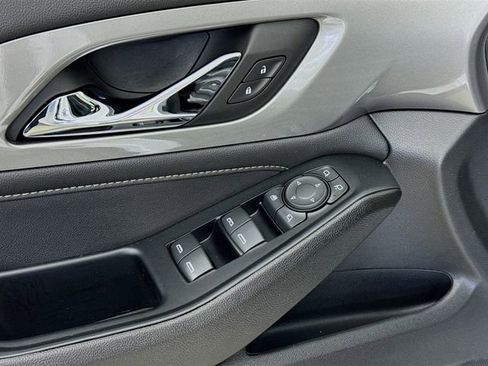 Used 2023 Chevrolet Traverse LT w/ LT Premium Package image 20