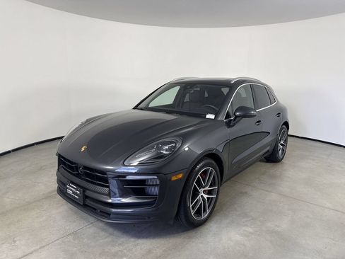 Certified 2024 Porsche Macan S AWD/4WD image 1