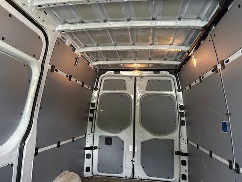 Used 2025 Mercedes-Benz Sprinter 2500 image 4