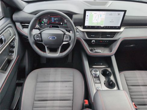 Used 2025 Ford Explorer ST-Line w/ ST-Line Street Pack AWD/4WD image 34
