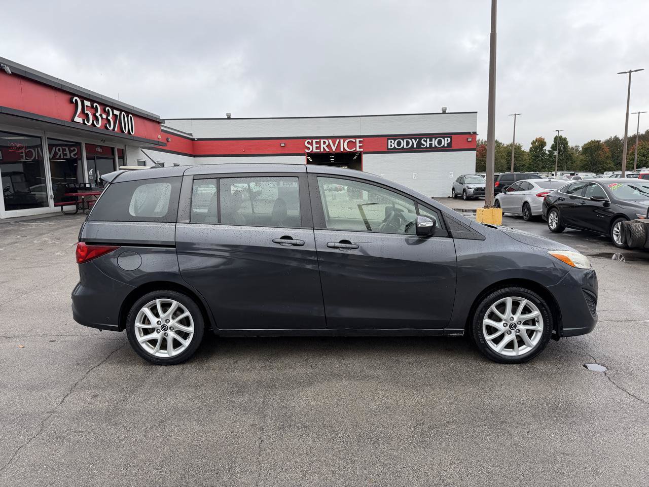 Used 2015 MAZDA MAZDA5 Touring FWD image 2