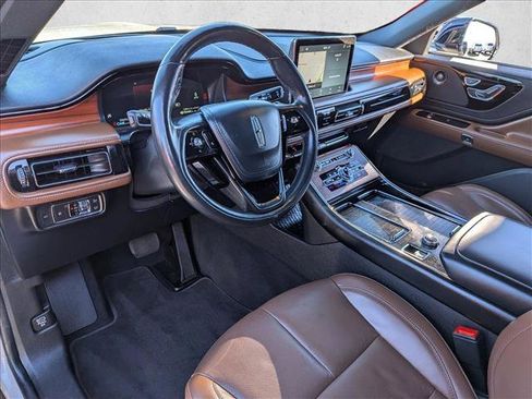 Used 2022 Lincoln Aviator Reserve w/ Equipment Group 201A image 9