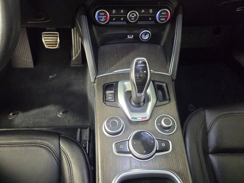 Used 2023 Alfa Romeo Stelvio Ti AWD/4WD image 13