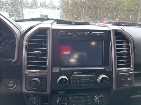 Used 2018 Ford F150 Raptor w/ Equipment Group 802A Luxury image 6