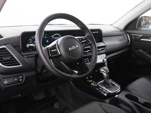 Used 2025 Kia Seltos EX w/ EX Sunroof Package AWD/4WD image 24