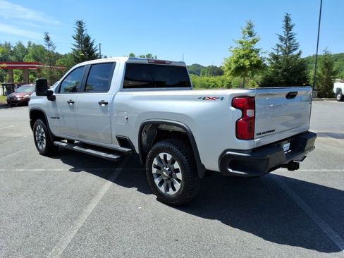 Certified 2022 Chevrolet Silverado 2500 Custom w/ Infotainment Package AWD/4WD image 7