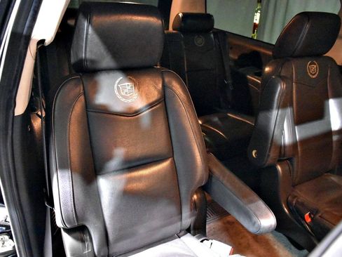 Used 2013 Cadillac Escalade ESV Platinum AWD/4WD image 20