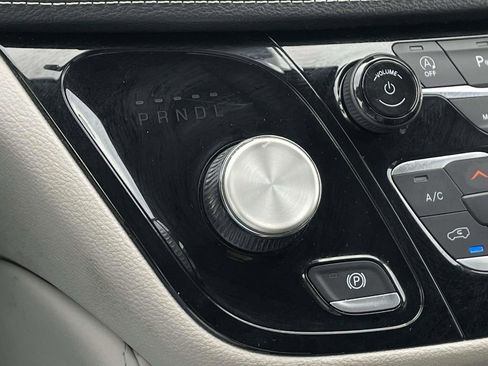 Used 2023 Chrysler Pacifica Limited image 40