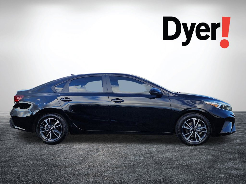 Certified 2024 Kia Forte LXS FWD image 3