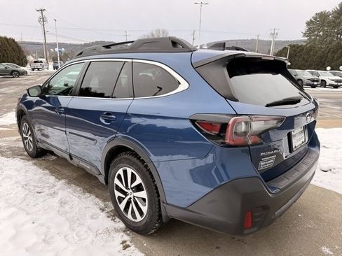 Used 2022 Subaru Outback Premium image 7