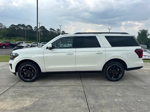 Used 2024 Ford Expedition Max Limited RWD image 4