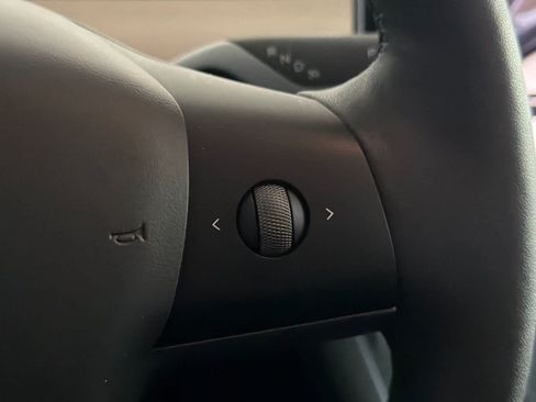 Used 2024 Tesla Model Y Long Range RWD image 26