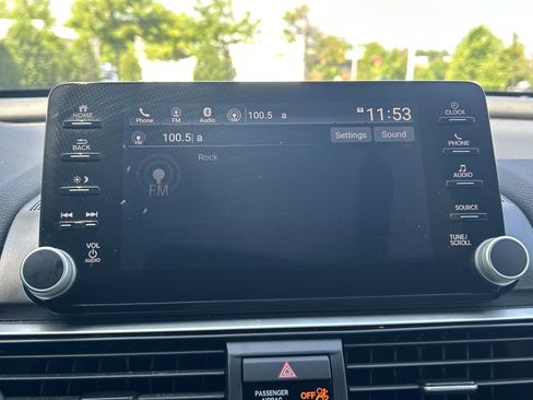 Used 2018 Honda Accord EX image 19