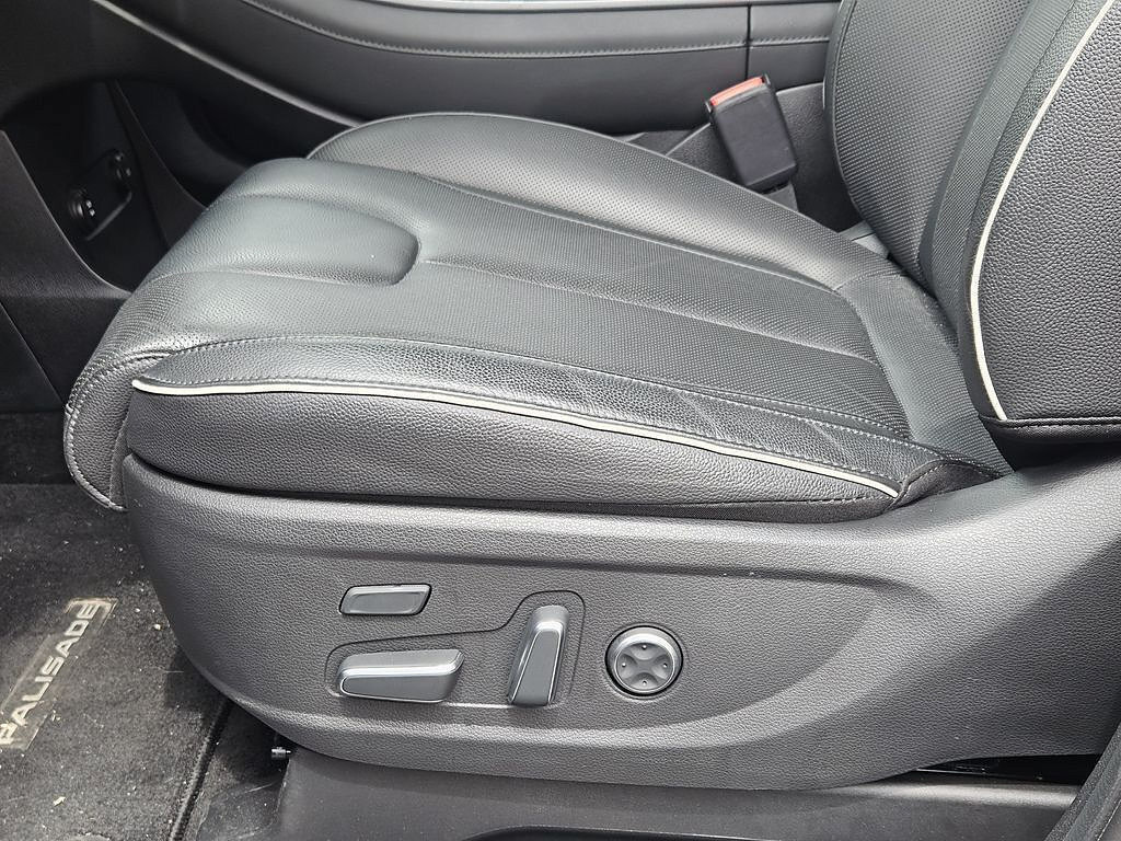 Used 2025 Hyundai Palisade Limited FWD image 18