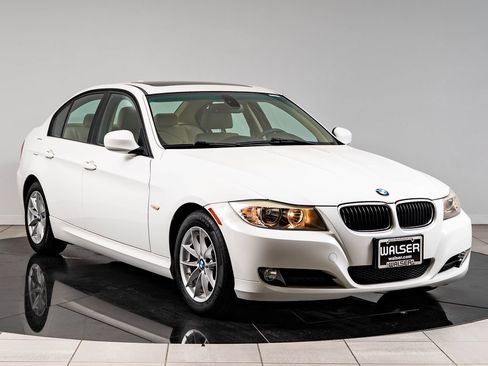 Used 2010 BMW 328i Sedan RWD image 12