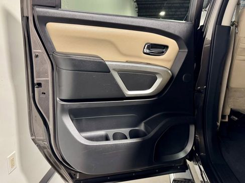 Used 2016 Nissan Titan SL image 25