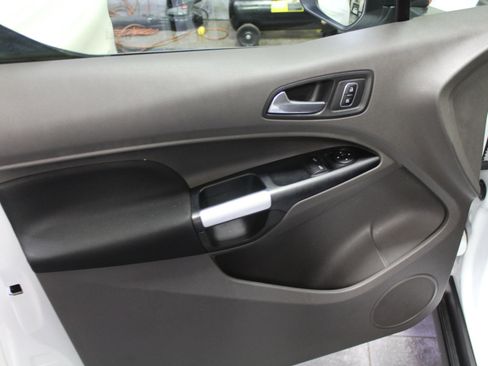 Used 2019 Ford Transit Connect XLT image 17