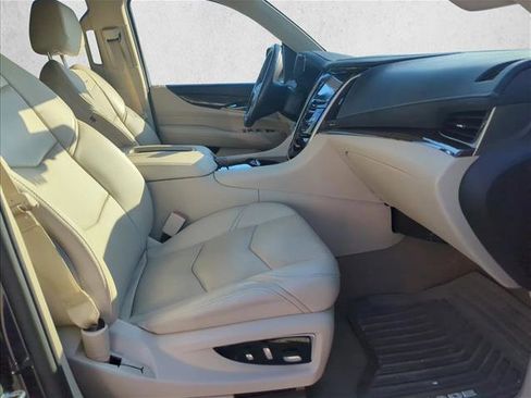Used 2020 Cadillac Escalade ESV Premium Luxury AWD/4WD image 28