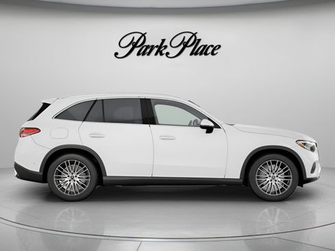 Used 2026 Mercedes-Benz GLC 300 image 26