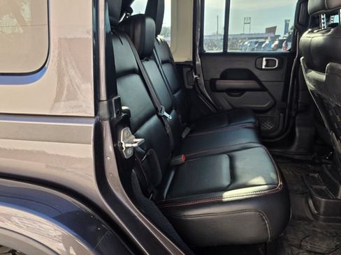 Used 2020 Jeep Wrangler Unlimited Rubicon w/ Advanced Safety Group AWD/4WD image 38